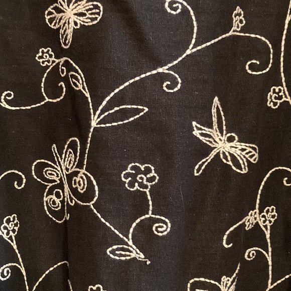 Black linen skirt cream detailing - Picture 2 of 4